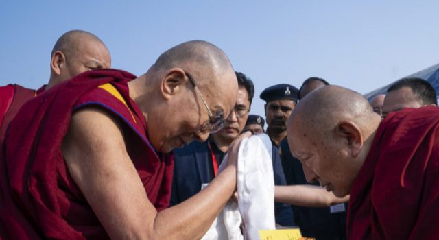 རྡོར་གདན་དྲང་ངེས་བགྲོ་གླེང་ཆེན་མོའི་སྐབས་ཀྱི་མཐོང་ཐོས་འགའ་ཤས།